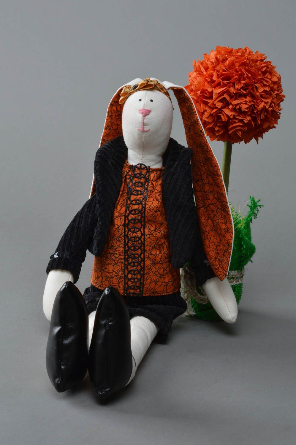 Авторская мягкая игрушка текстильная кукла заяц из хлопка в костюме ручная работа фото 1