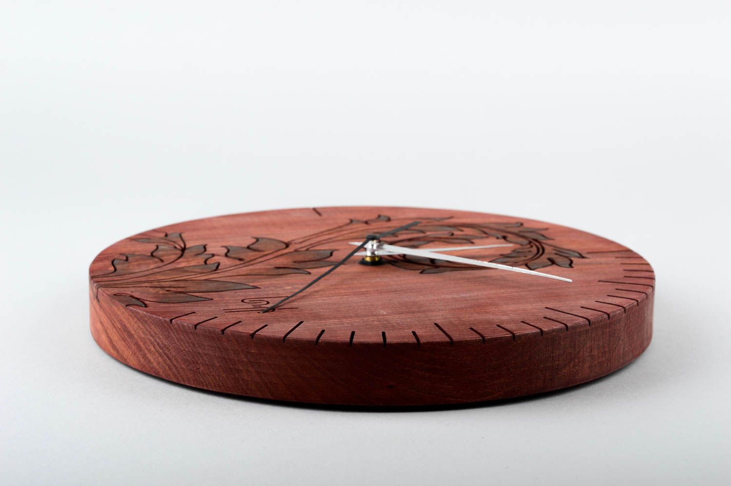 Часы ручной работы настенные часы красивые темные деревянные часы оригинальные фото 4