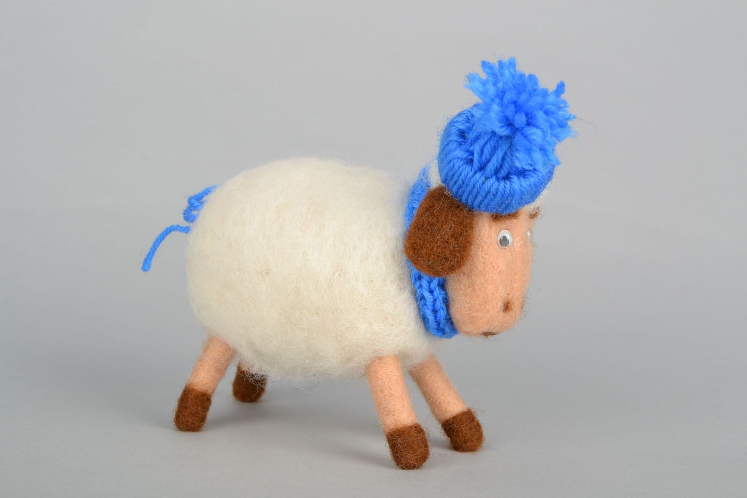 Small sheep wool toy photo 3