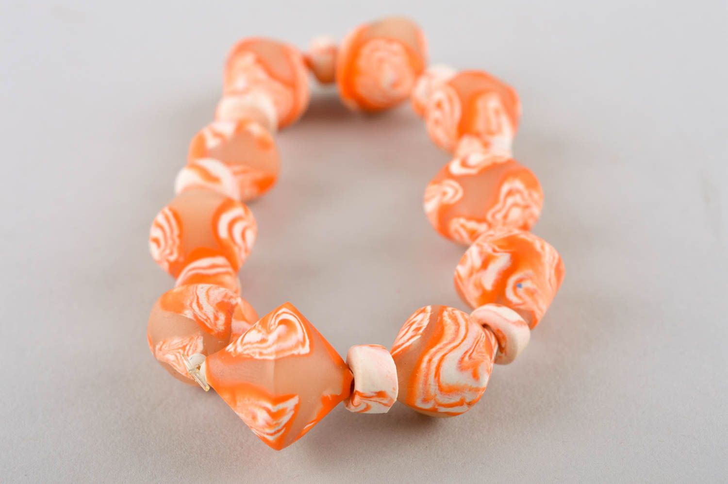 Bracelet orange Bijou fait main en pâte polymère design stylé Accessoire femme photo 5