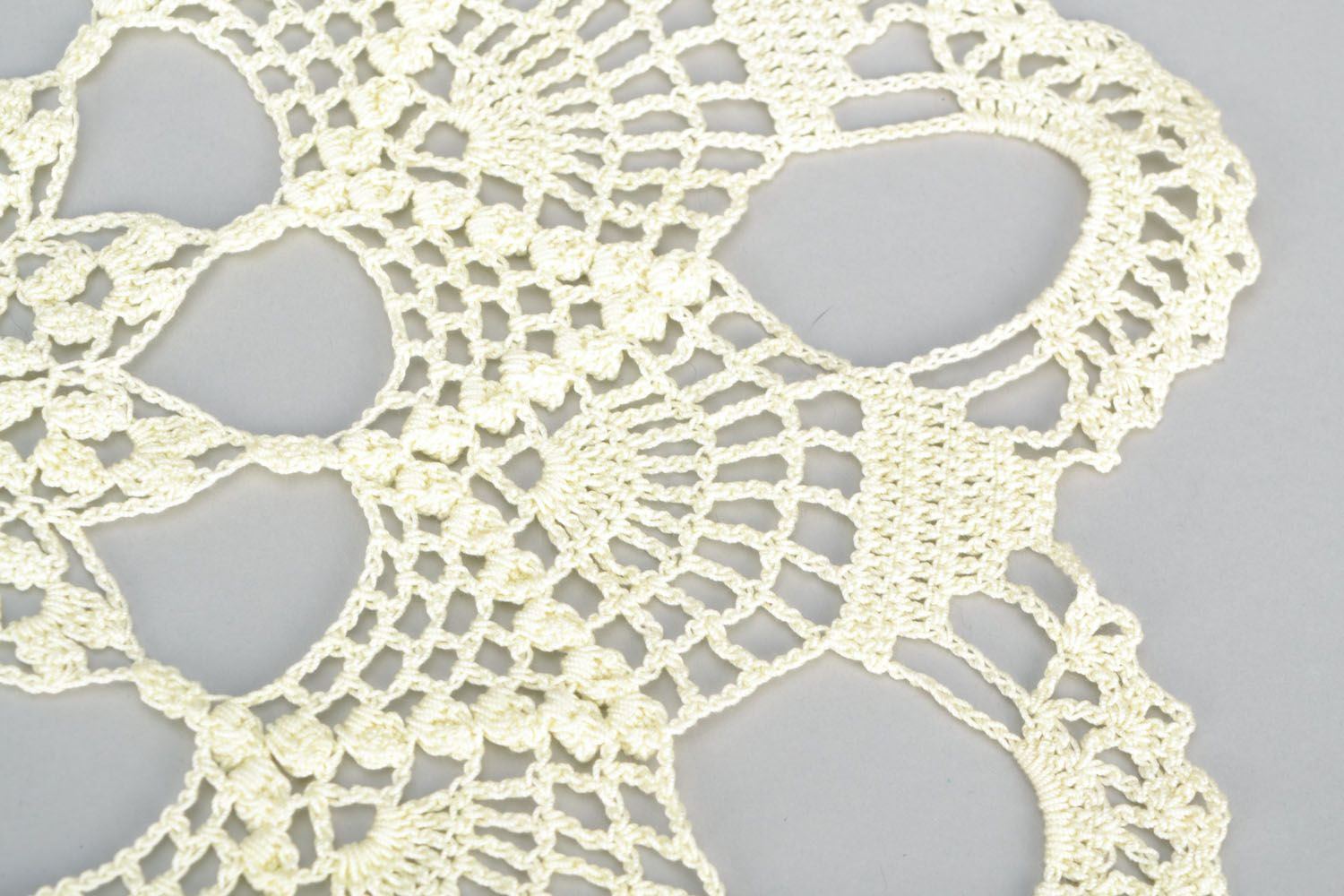 Lacy crochet napkin photo 4
