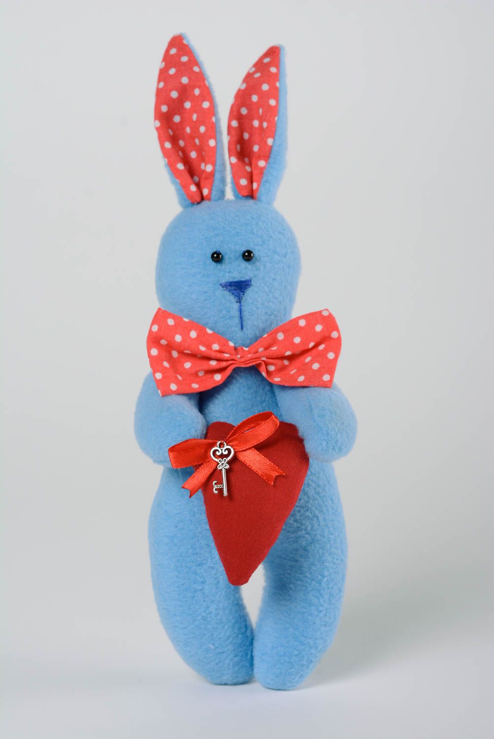 Blaues handgemachtes Kuscheltier Hase aus Fleece weich originell für Kinder foto 1