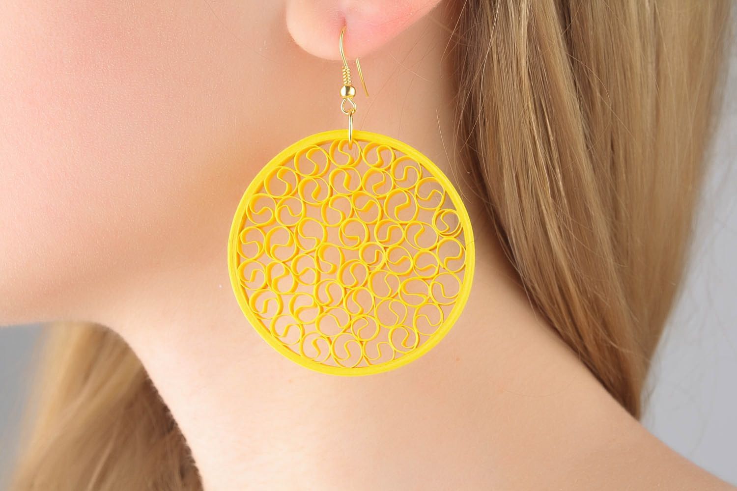 Round paper earrings The Sun photo 1