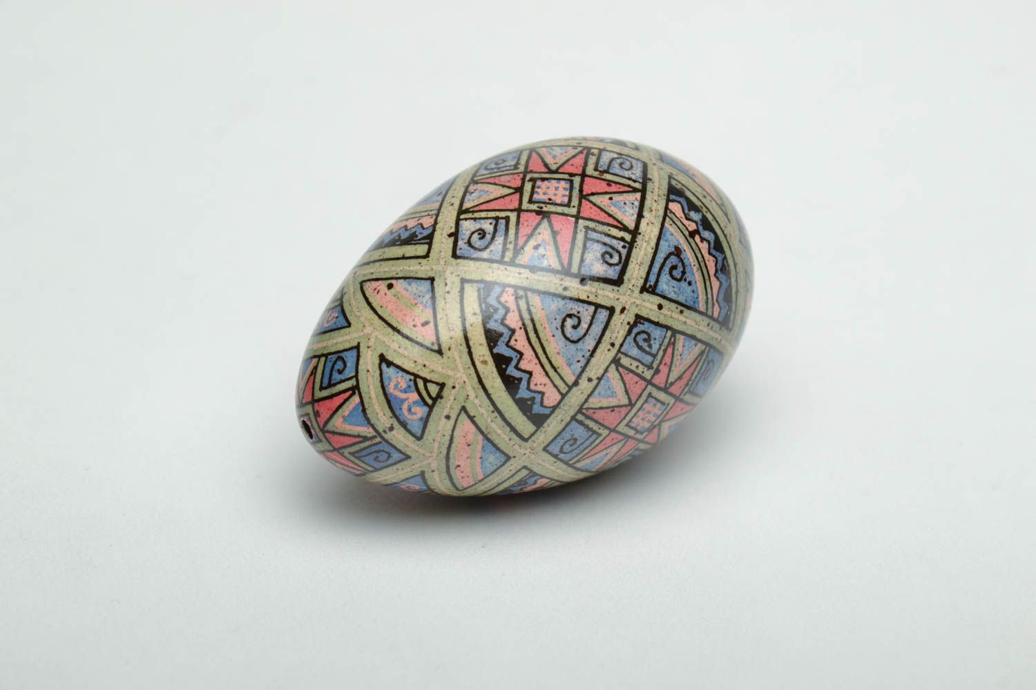 Декоративное яйцо ручной работы с красивой росписью  фото 4