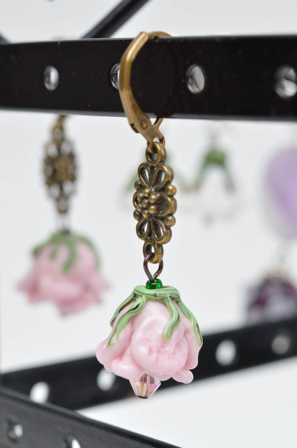 Boucles d'oreilles roses Bijoux verre fait main Cadeau femme design original photo 1