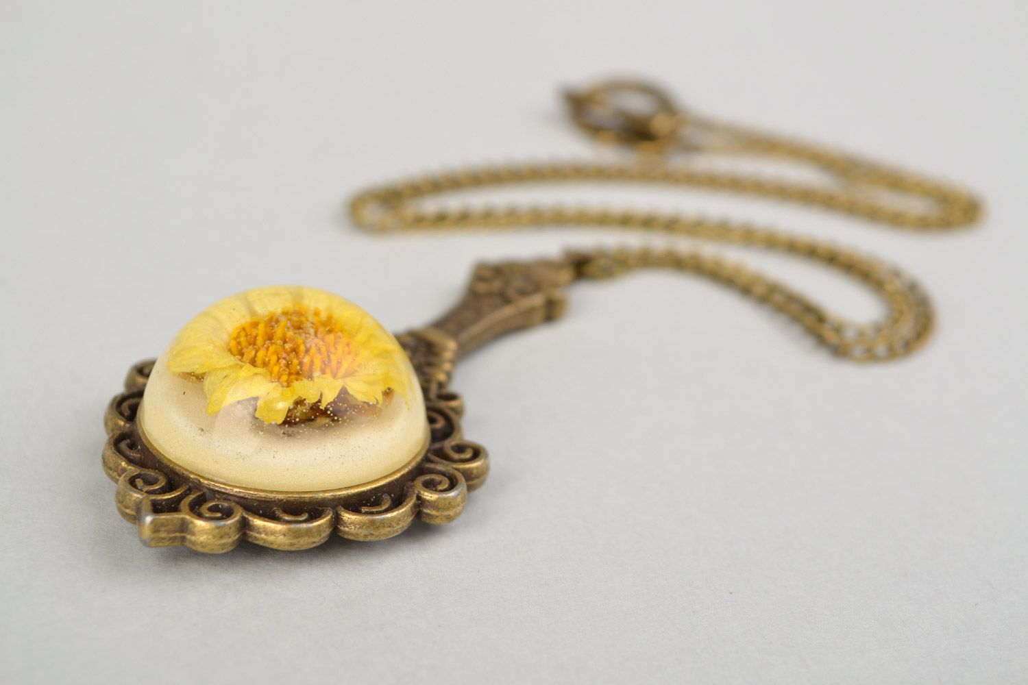 Handmade vintage pendant with chrysanthemum flower is epoxy resin on chain  photo 5