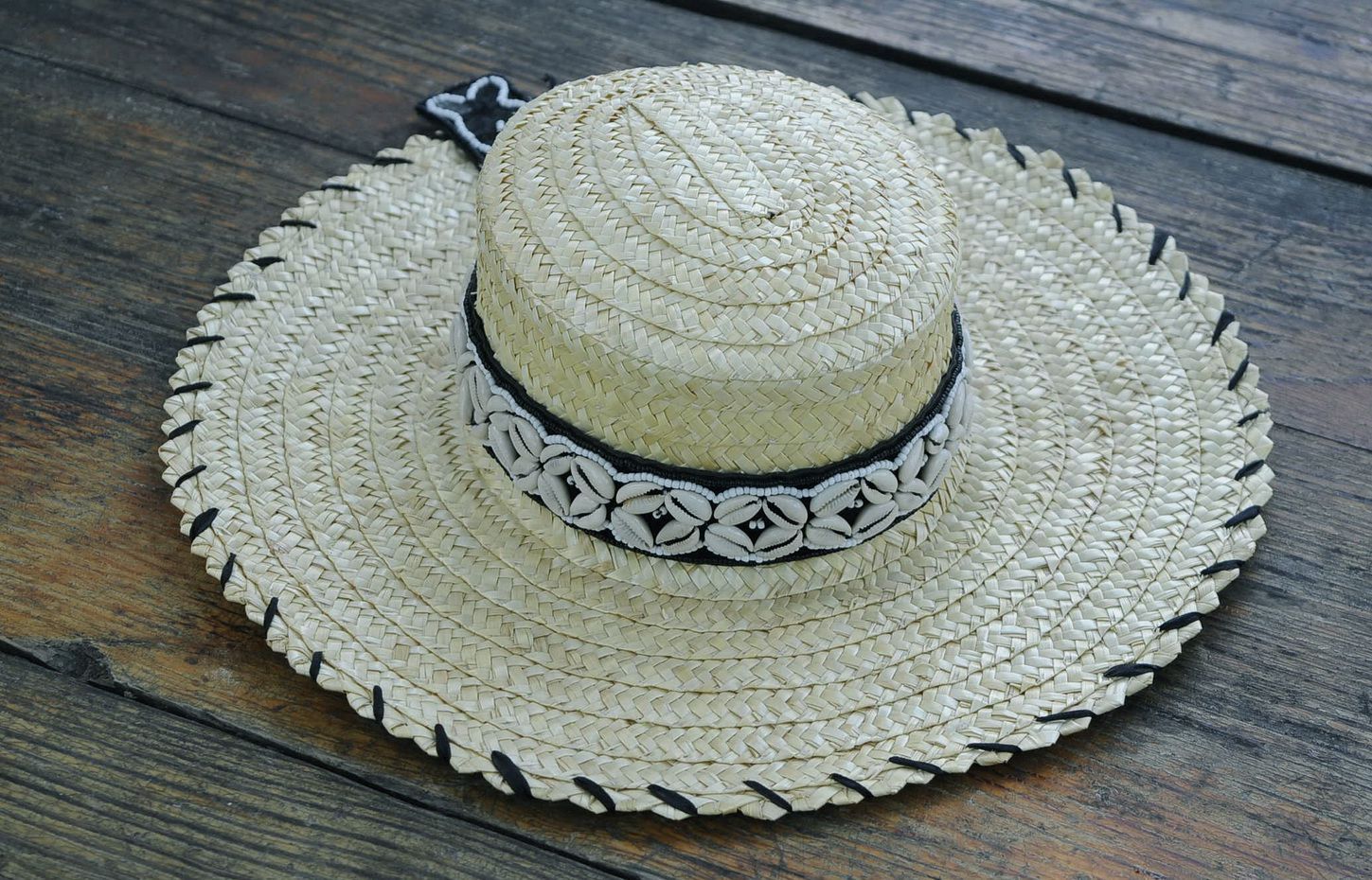 Sombrero de paja para mujer con conchas foto 3