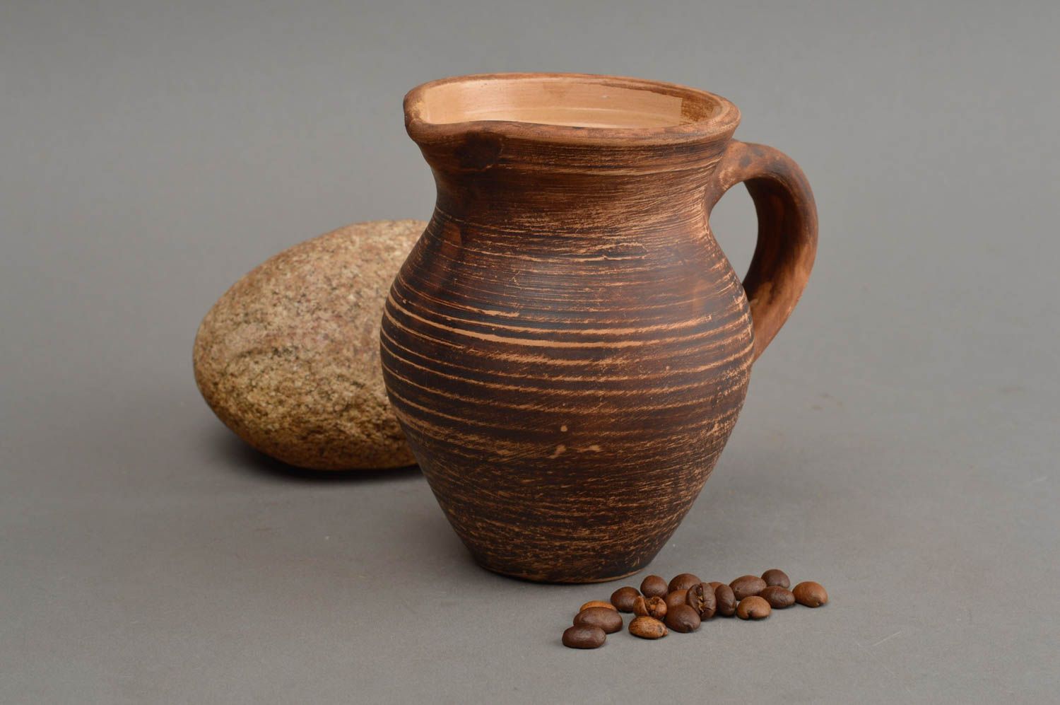 Handmade ungewöhnliches dunkelbraunes Keramik Milchkännchen mit Griff 200 ml foto 1