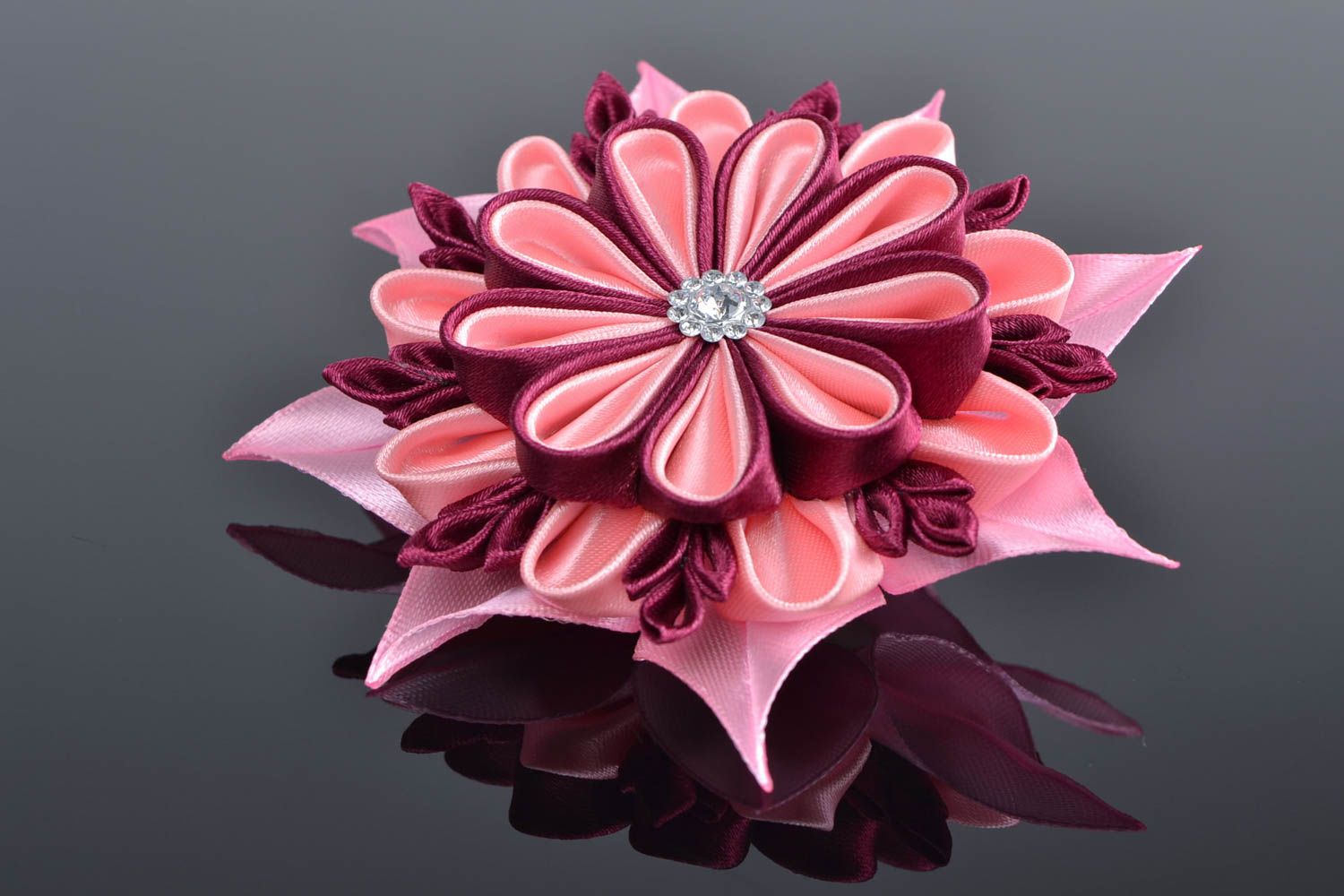 Élastique à cheveux fleur rose bordeaux rubans de satin fait main pour fillette photo 1