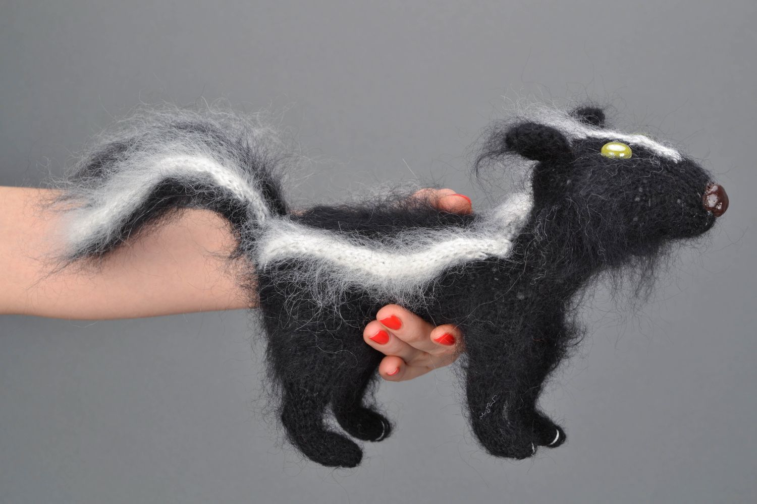 Peluche tricotée faite main Skunks photo 2