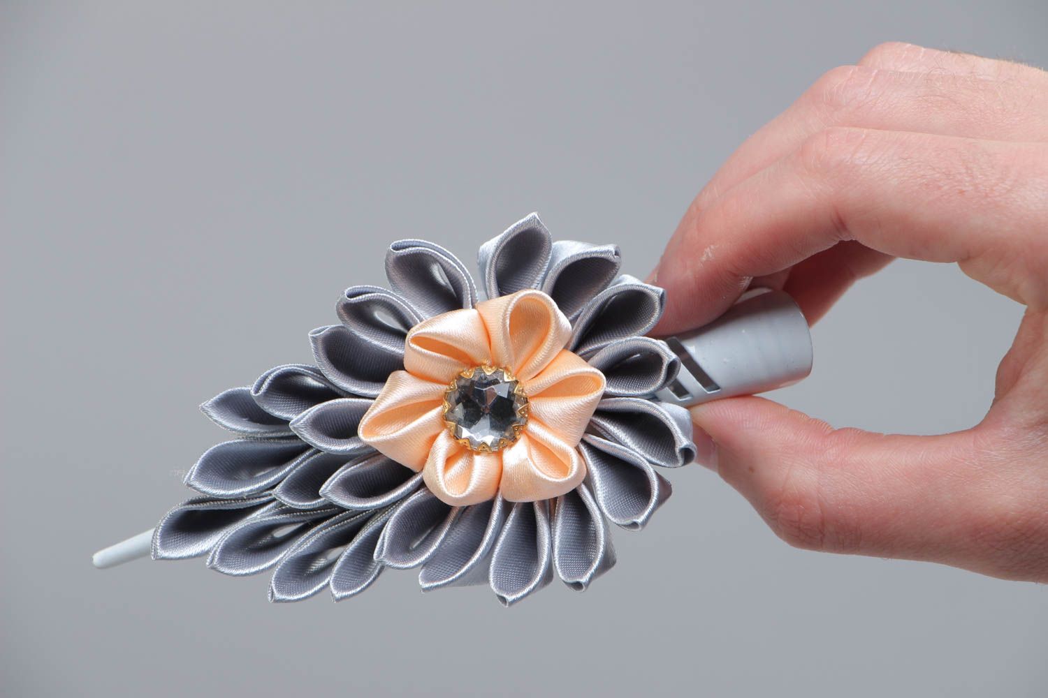 Large gray handmade kanzashi satin flower hair clip photo 5