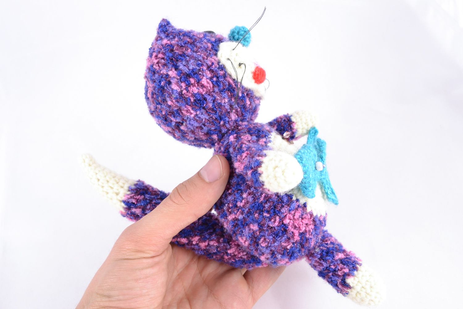Jouet mou tricoté chat avec poisson fait main petit cadeau pour enfant photo 2