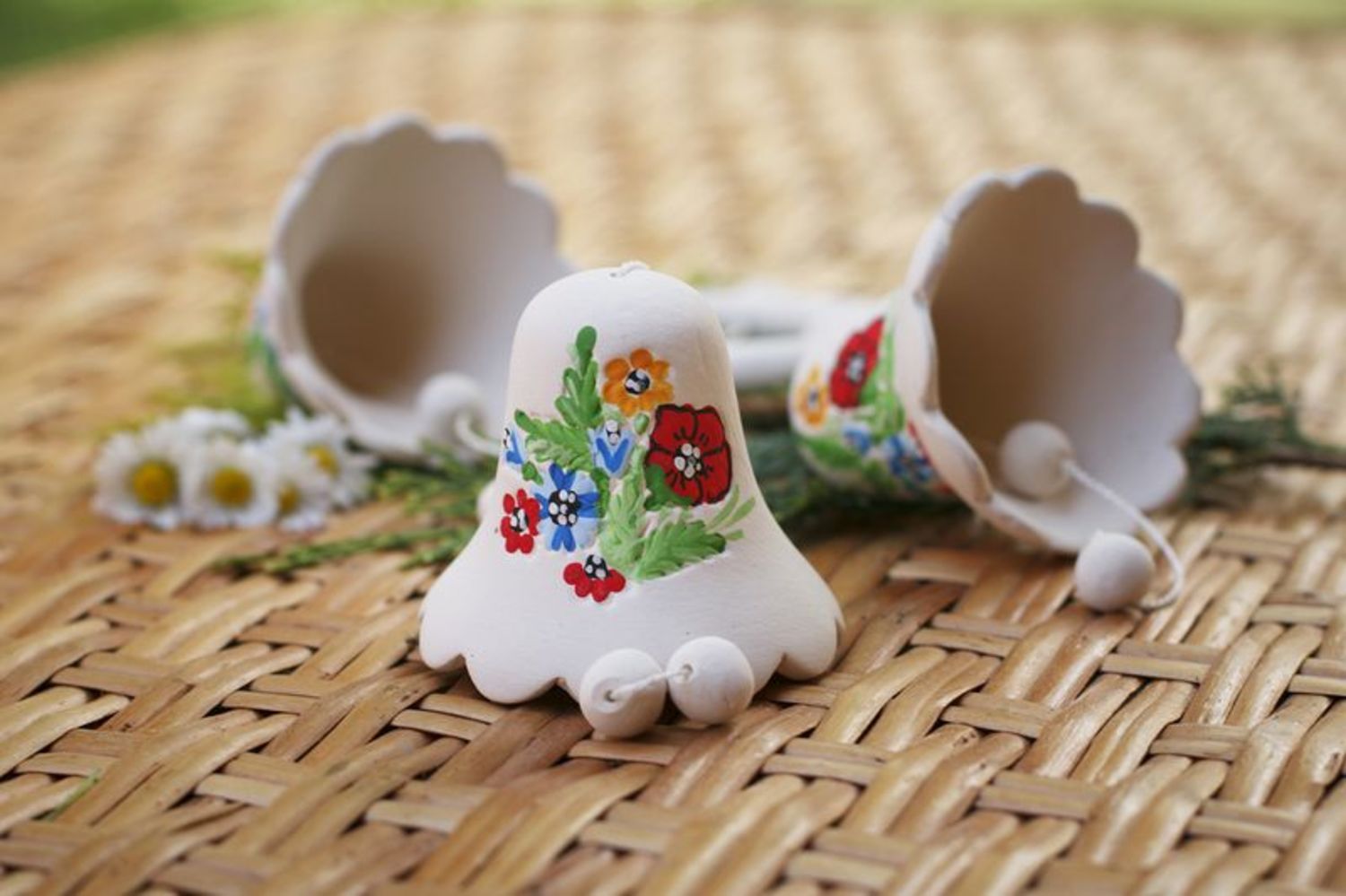 Campanelli d'autore in ceramica fatti a mano campanelle tenere bianche
 foto 3