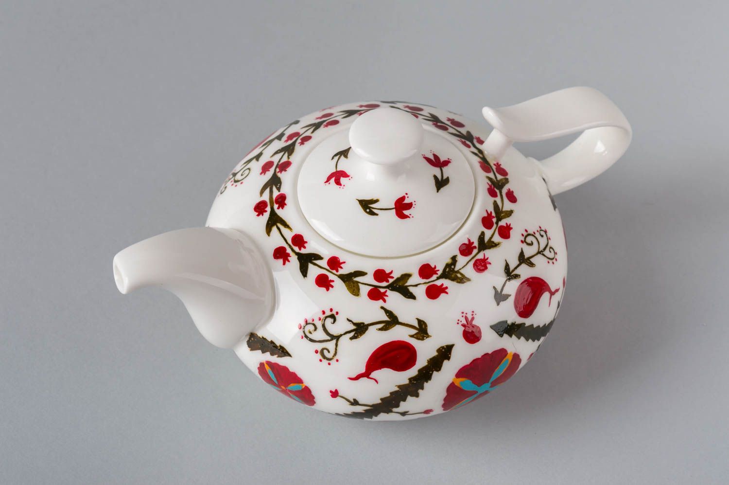 Заварочный чайник из глины с авторской росписью белый маленький ручной работы фото 3