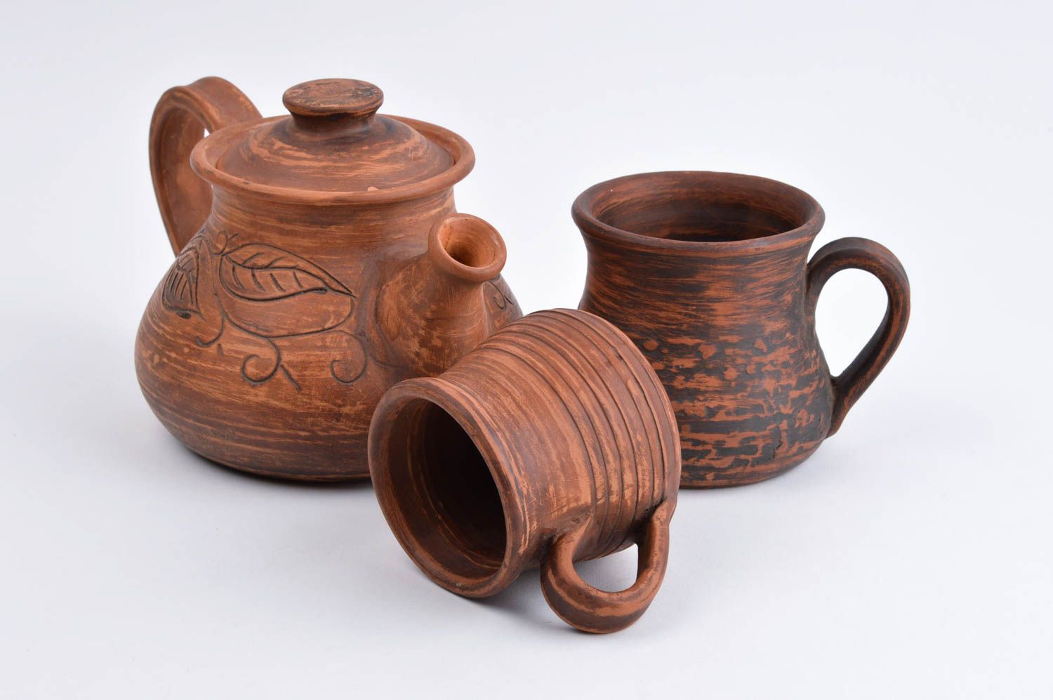 Посуда из глины ручной работы заварной чайник и глиняные чашки 2 штуки красивые фото 5