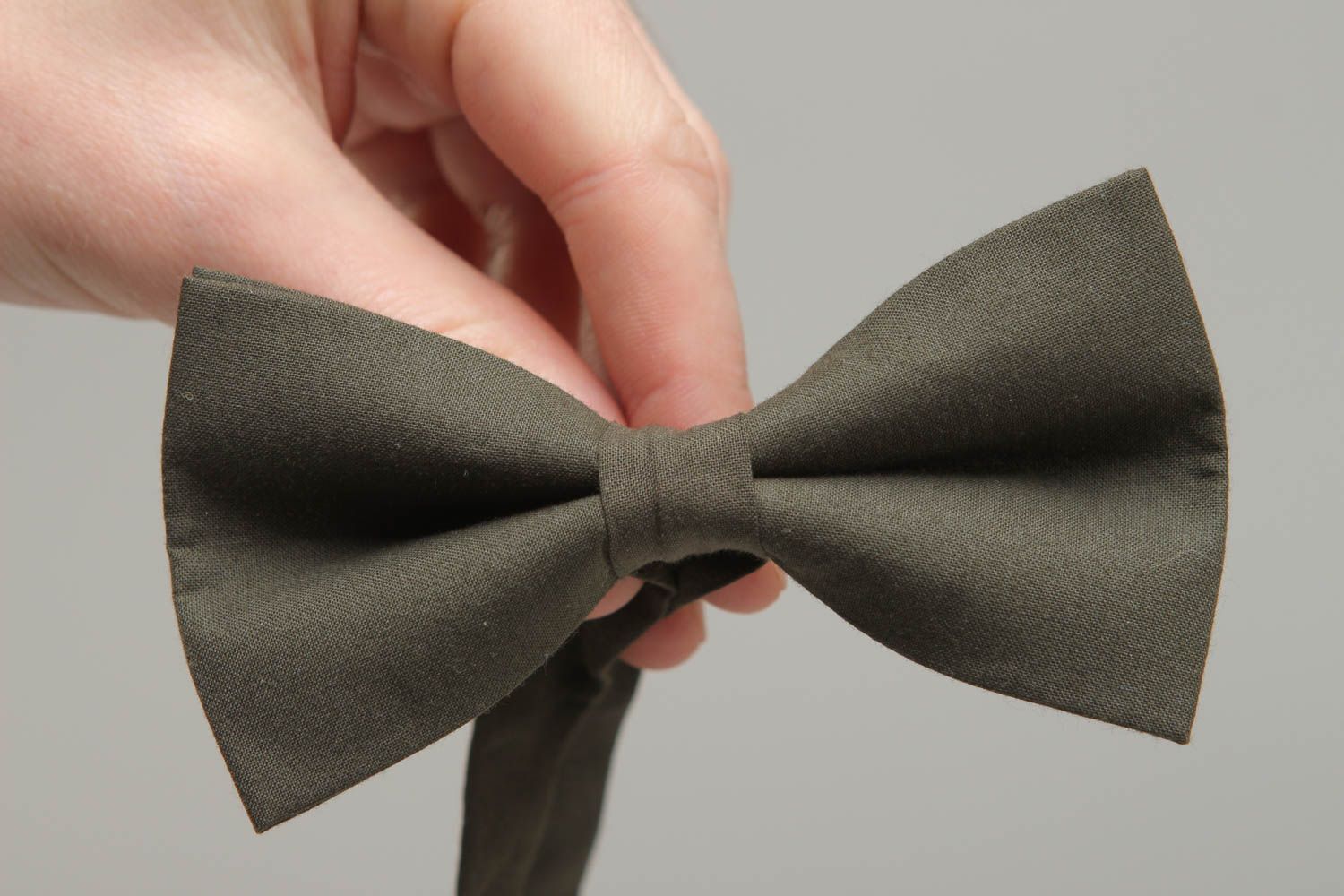 Текстильный галстук-бабочка из хлопка серый фото 4