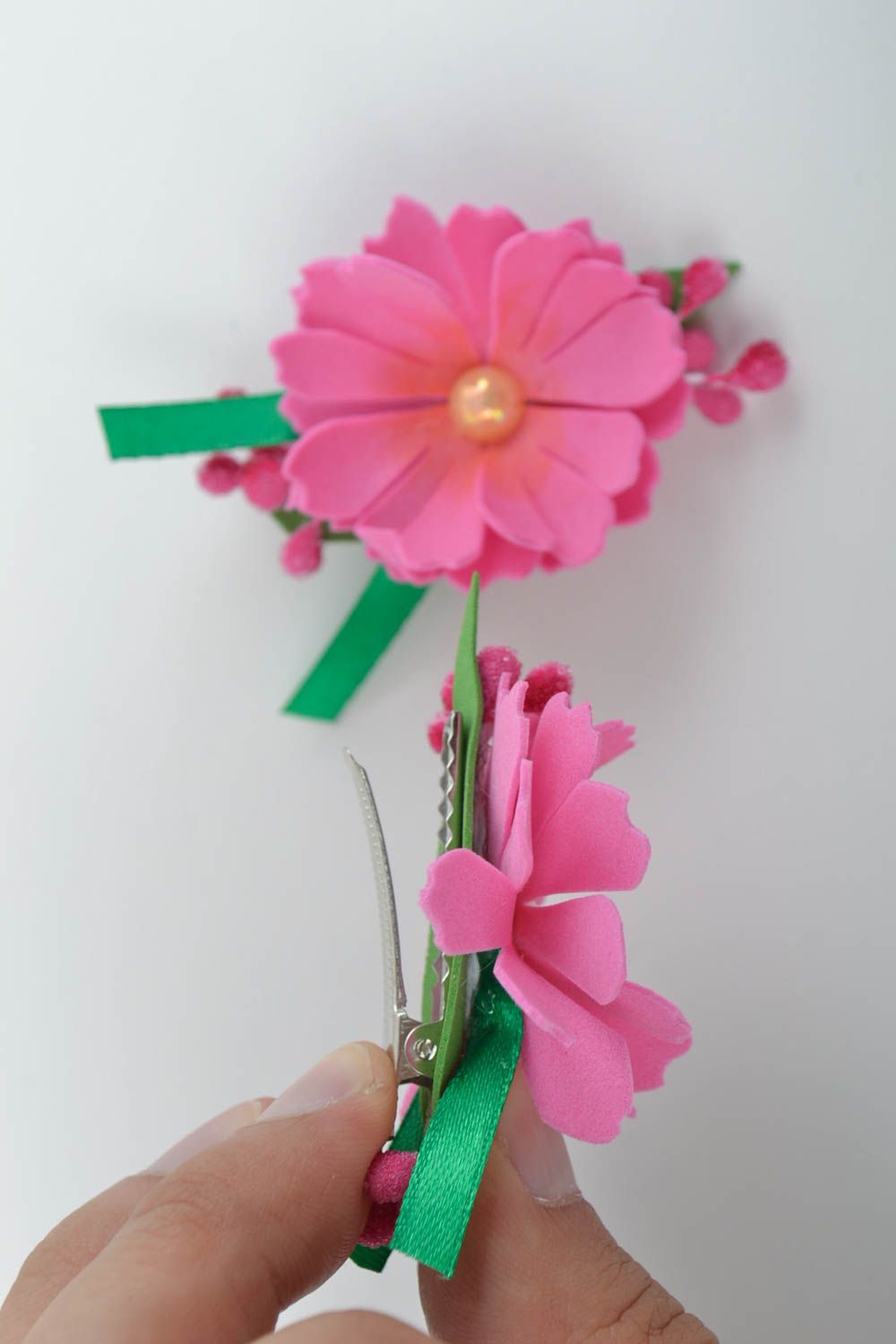 Set de barrettes à cheveux avec fleurs en foamiran 2 pièces faites main roses photo 9