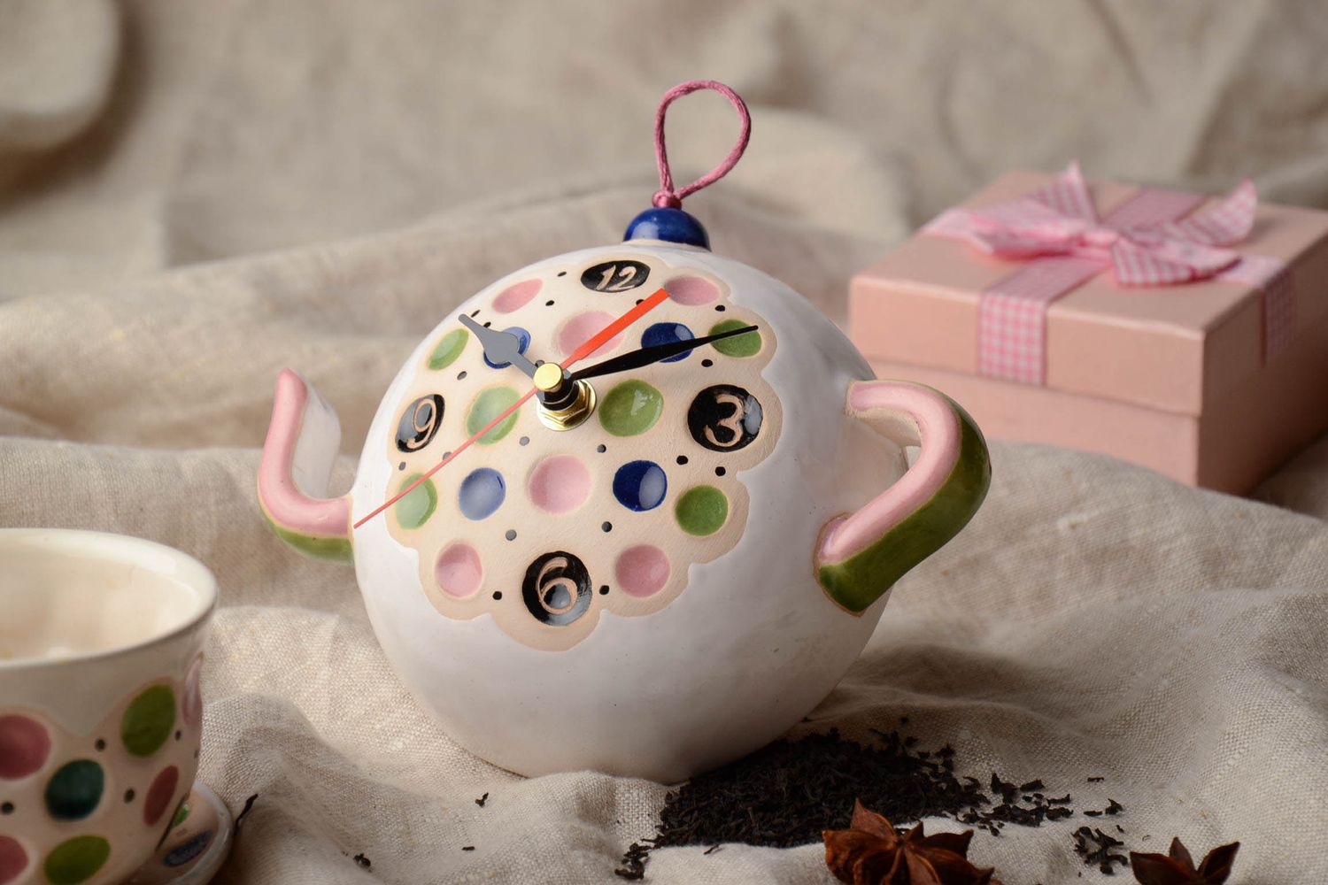 Ceramic clock in the shape of teapot photo 1