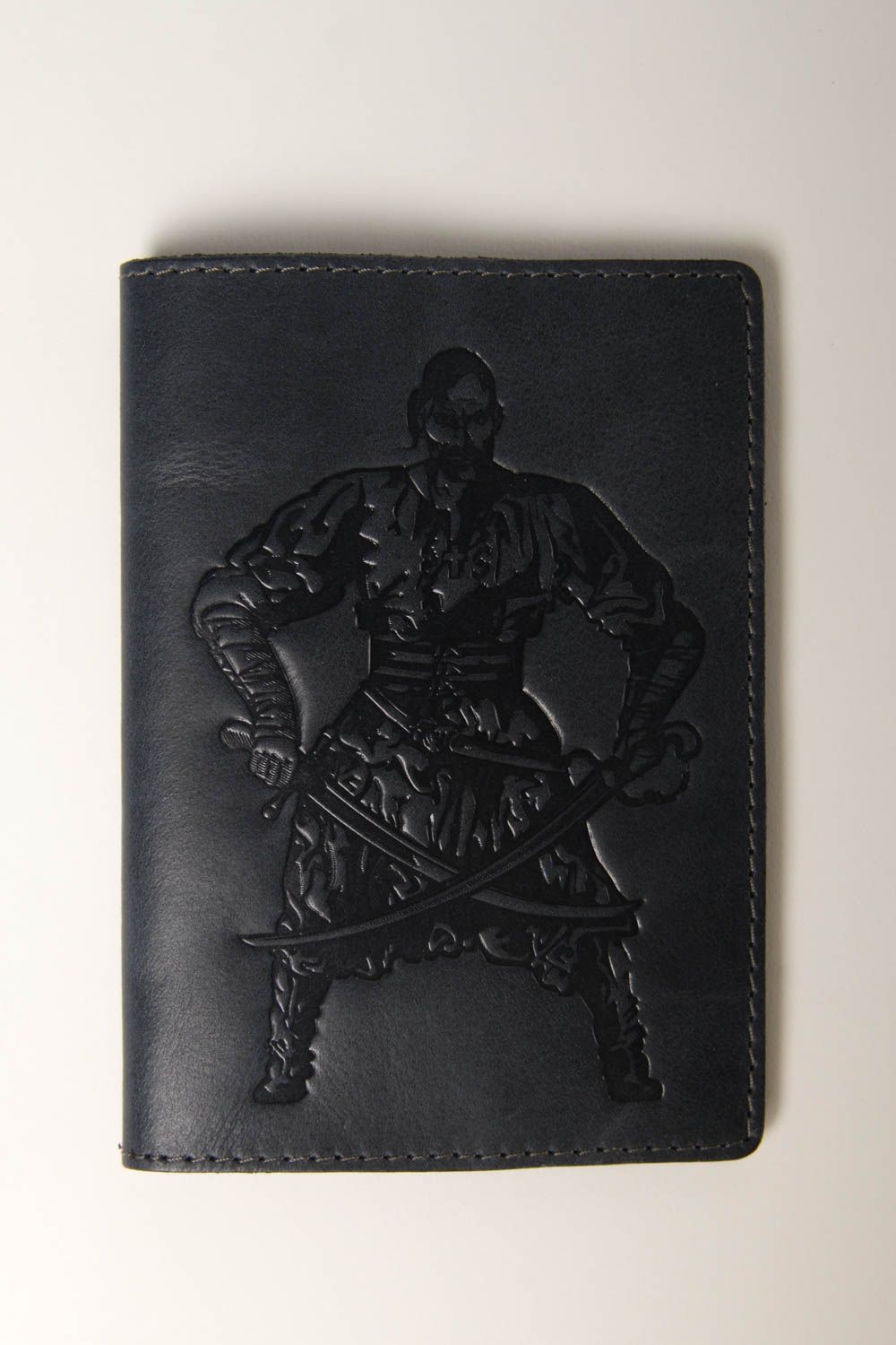 Estuche para pasaporte artesanal negro regalo original accesorio de hombre  foto 2