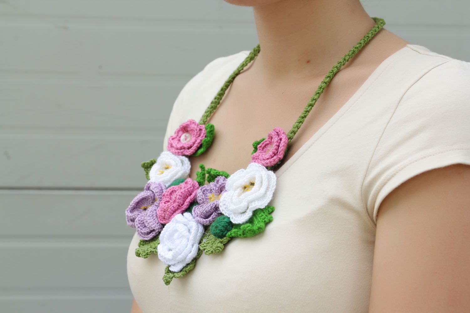 Hand knitted necklace Flowers photo 1