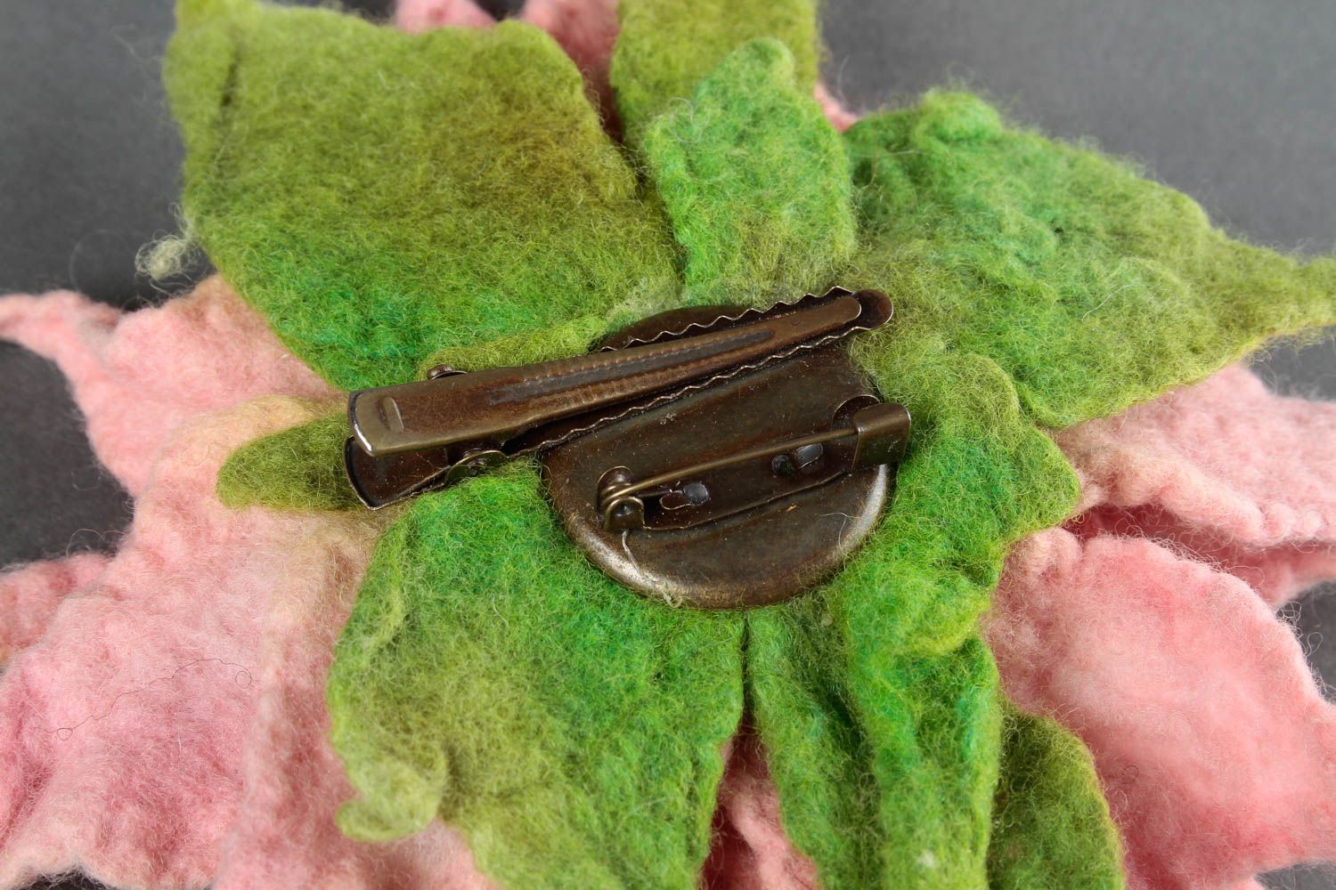 Handmade brooch designer accessory flower brooch woolen jewelry unusual brooch photo 5