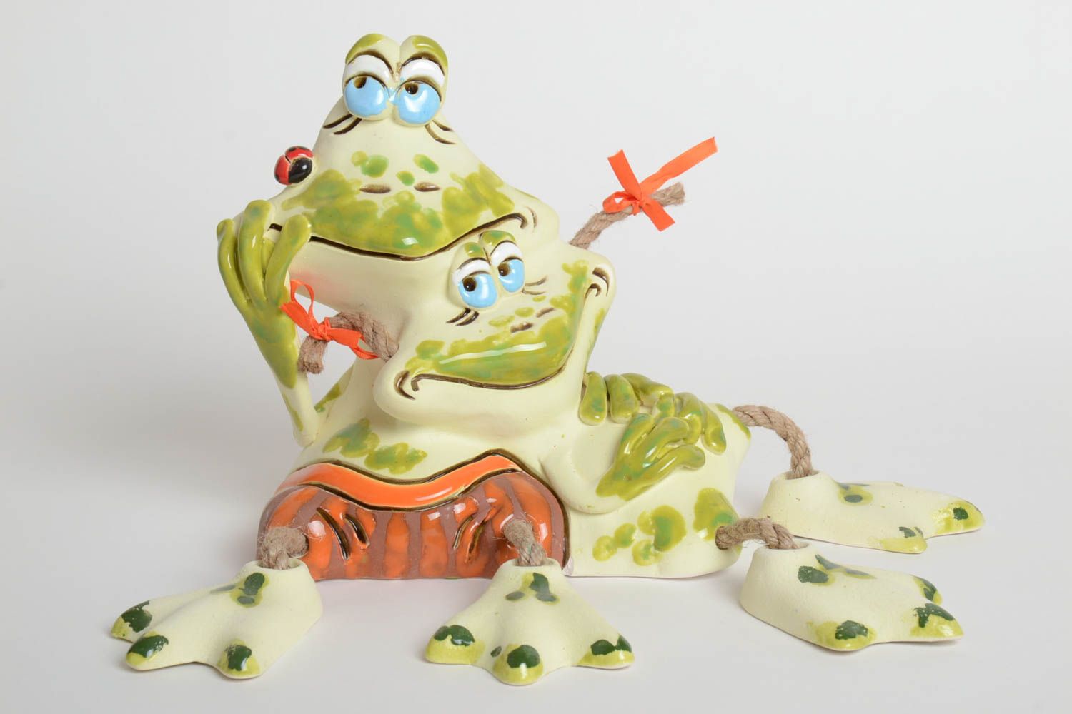 Tirelire fait main Figurine animaux céramique Cadeau original Deux grenouilles photo 2