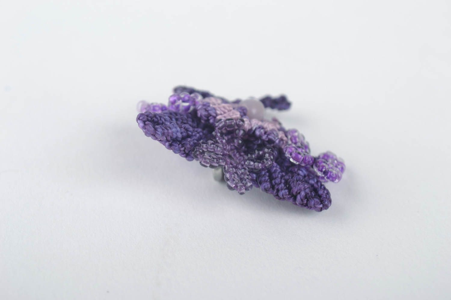 Broche fleur violette Bijou fait main en macramé originale Cadeau femme photo 3