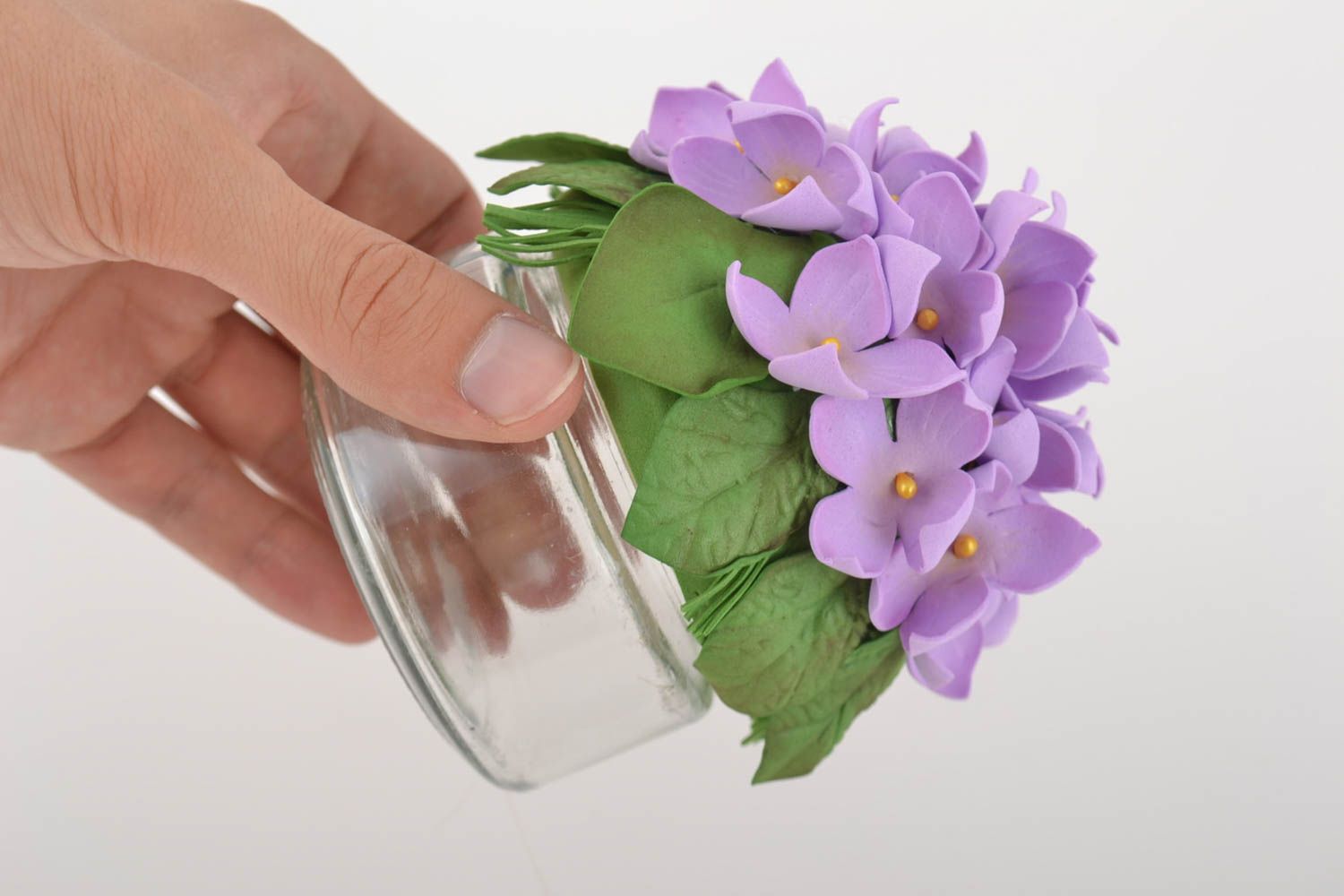 Bocal avec fleurs décoratives violettes artificielles en foamiran faites main photo 5