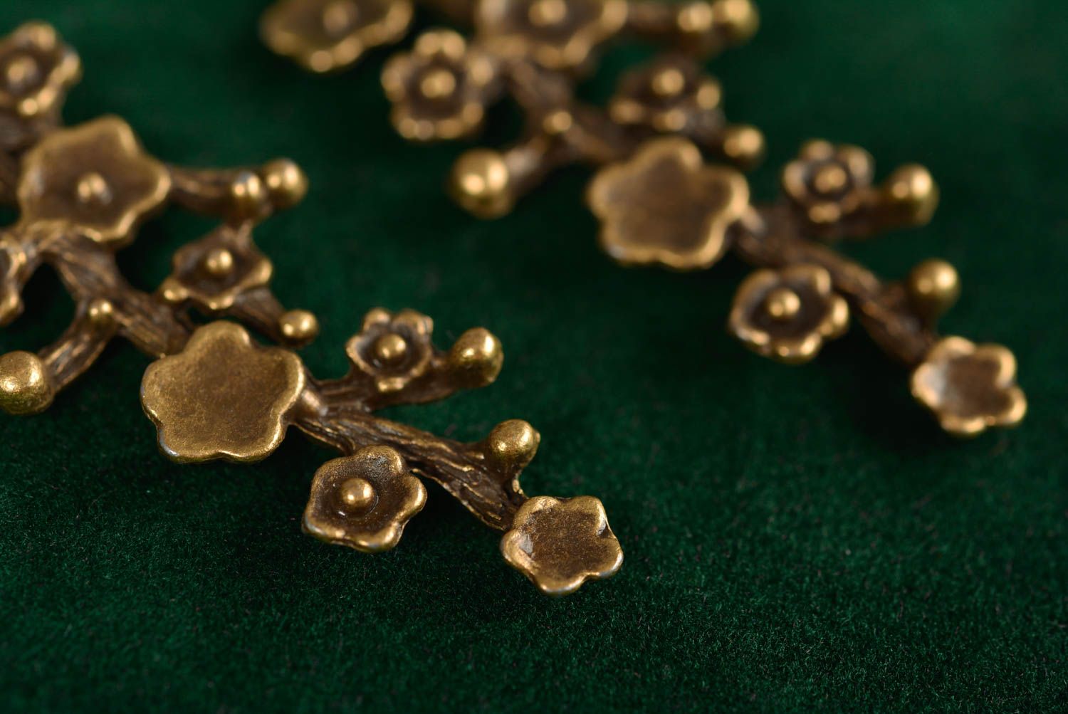 Boucles d'oreilles en métal avec perles en pierre pendantes faites main fleurs photo 3