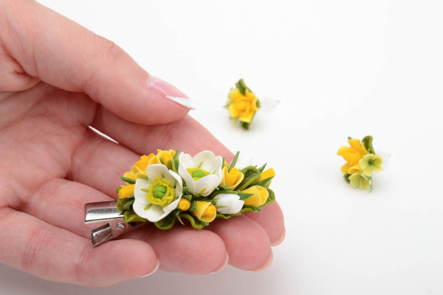 Handmade polymer clay yellow floral hair clip and stud earrings set of 2 items photo 5