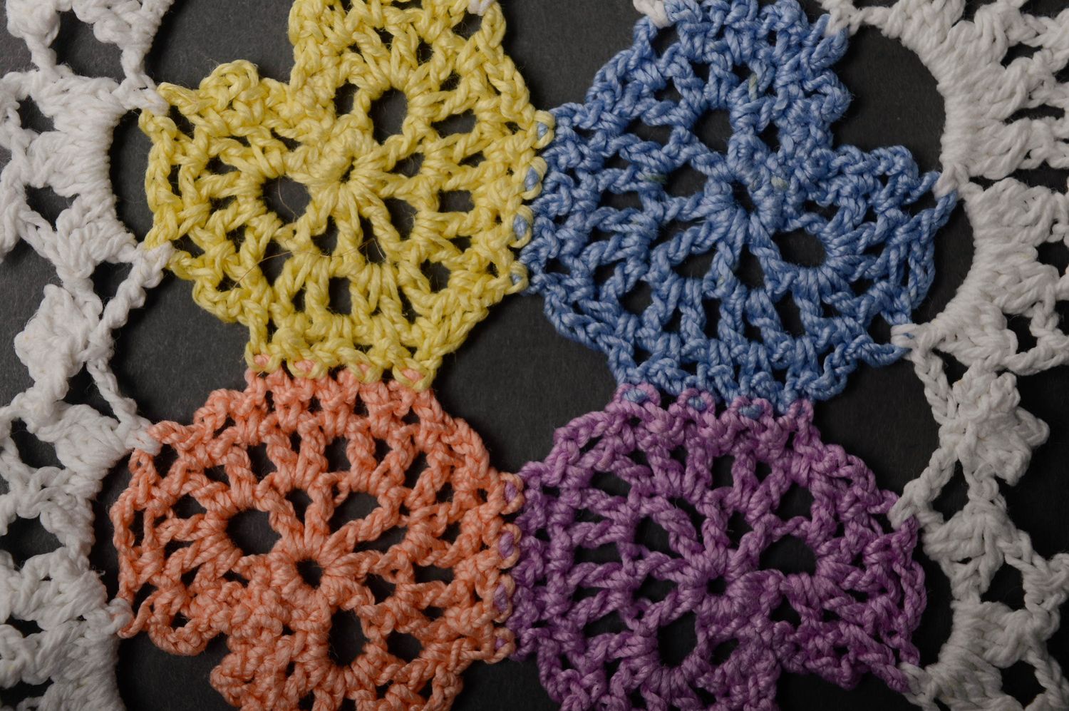 Crochet candy bowl and coasters photo 4