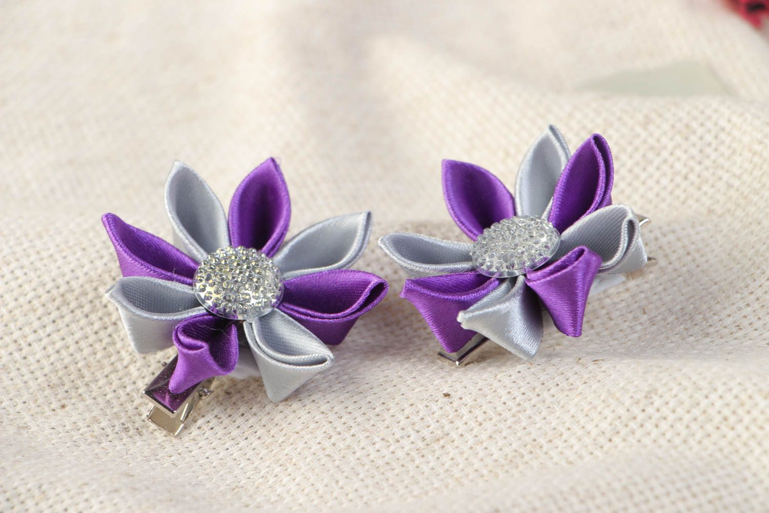 Set of handmade designer satin ribbon flower hair clips 2 pieces photo 1