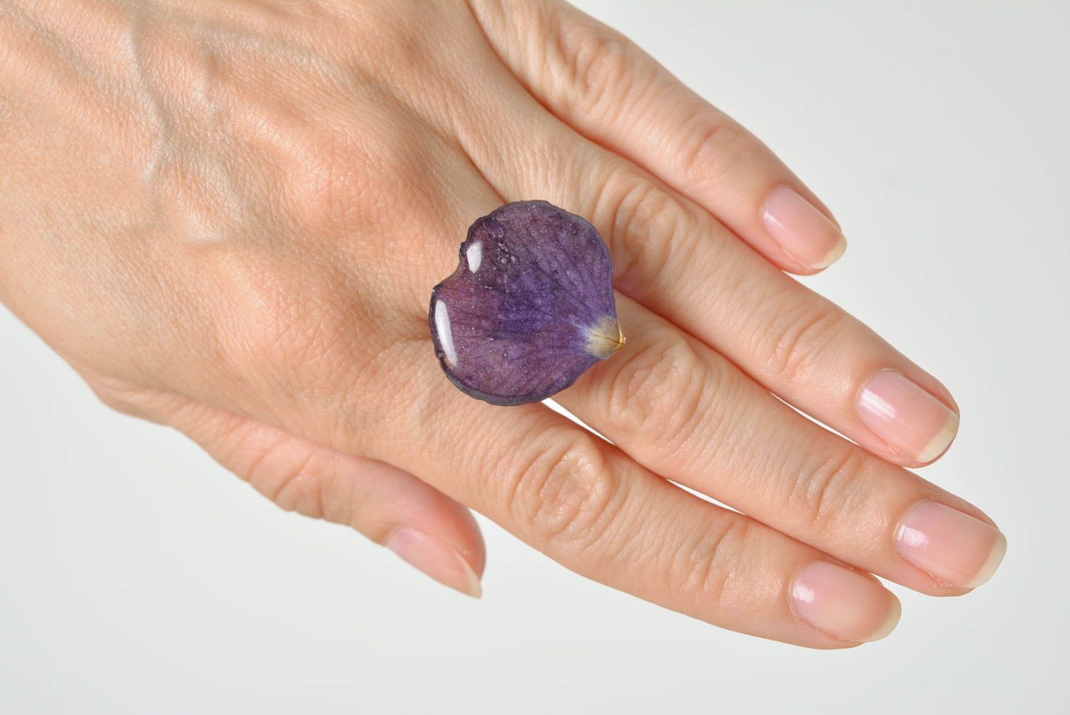 Unusual elegant violet ring with dried flower petal coated with epoxy photo 2