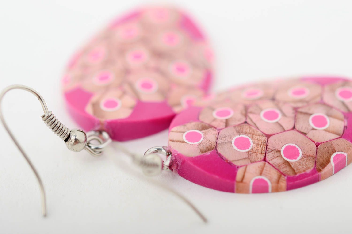 Серьги ручной работы розовые девичьи красивые серьги украшение из карандашей фото 5