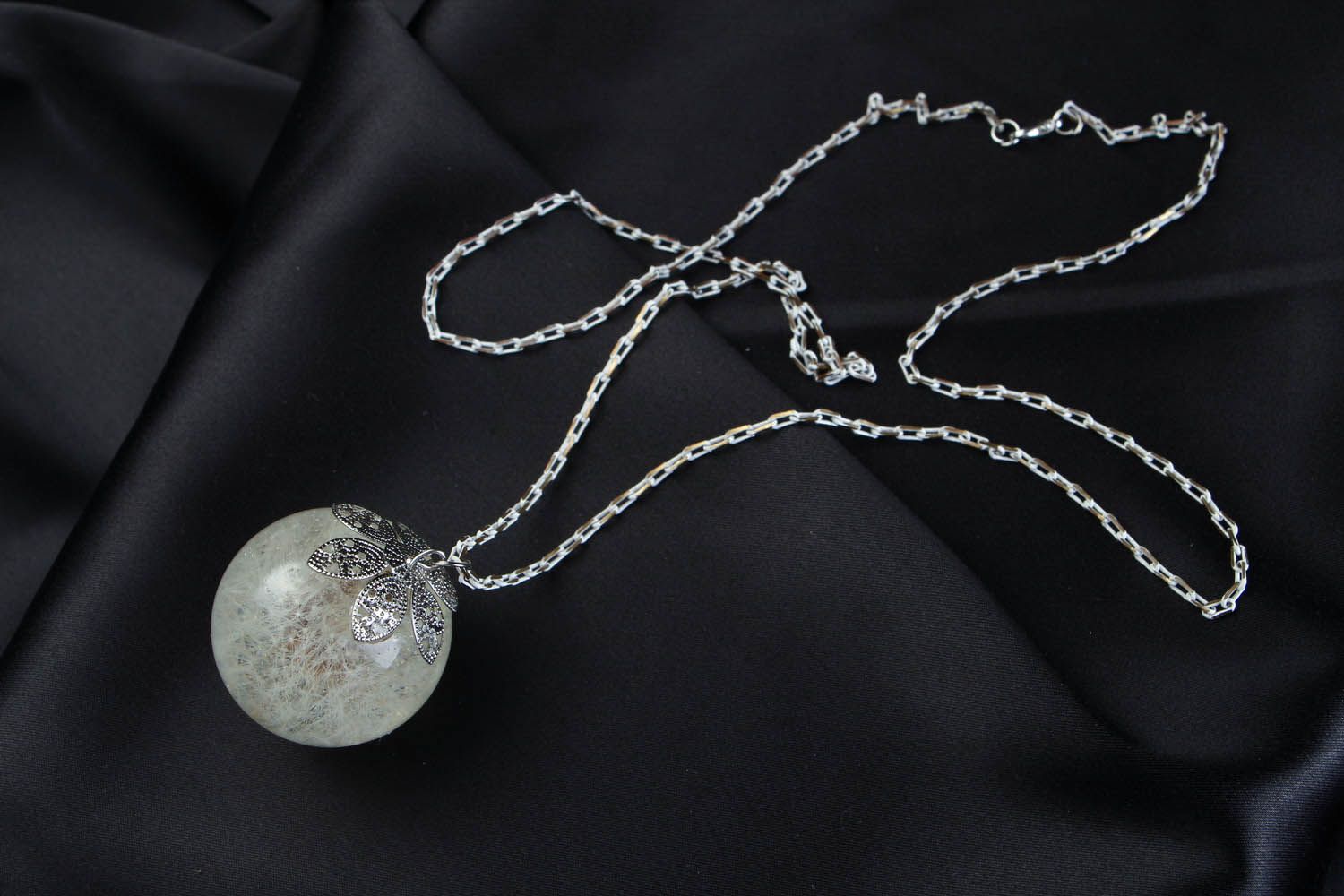 Large pendant with dandelion coated with epoxy photo 2