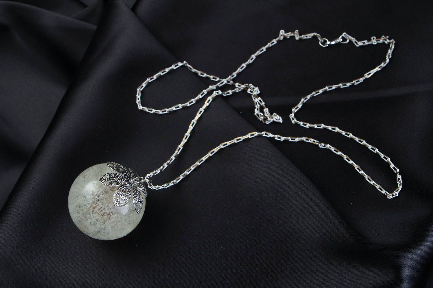 Collier Pendentif Livre 