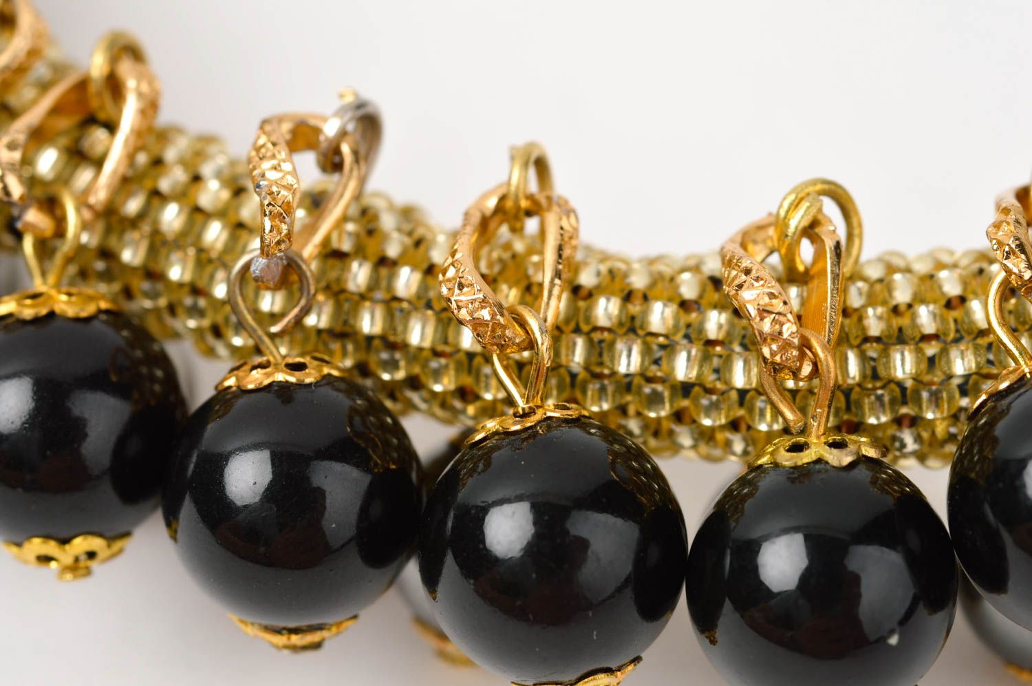 Collana di perline fatta a mano bigiotteria da donna in colore nero d oro foto 5