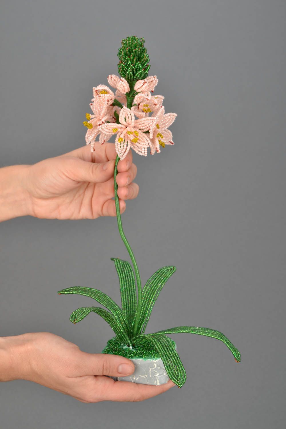 Flor decorativa de miçangas feita à mão  foto 2