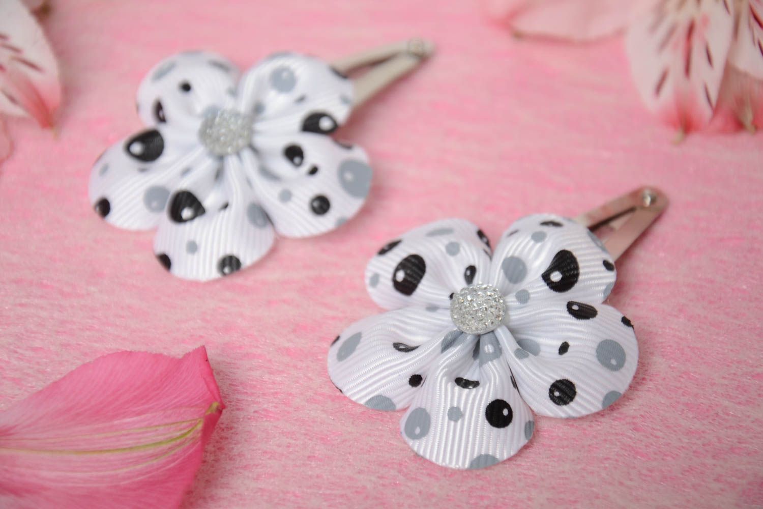 Handmade white hair clips with flowers made of corded silk ribbons 2 pieces photo 1