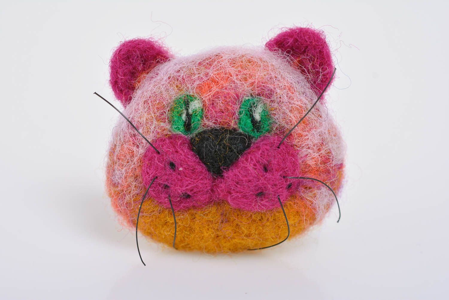 Crimson colored bright handmade felted wool brooch toy cat unusual accessory photo 1