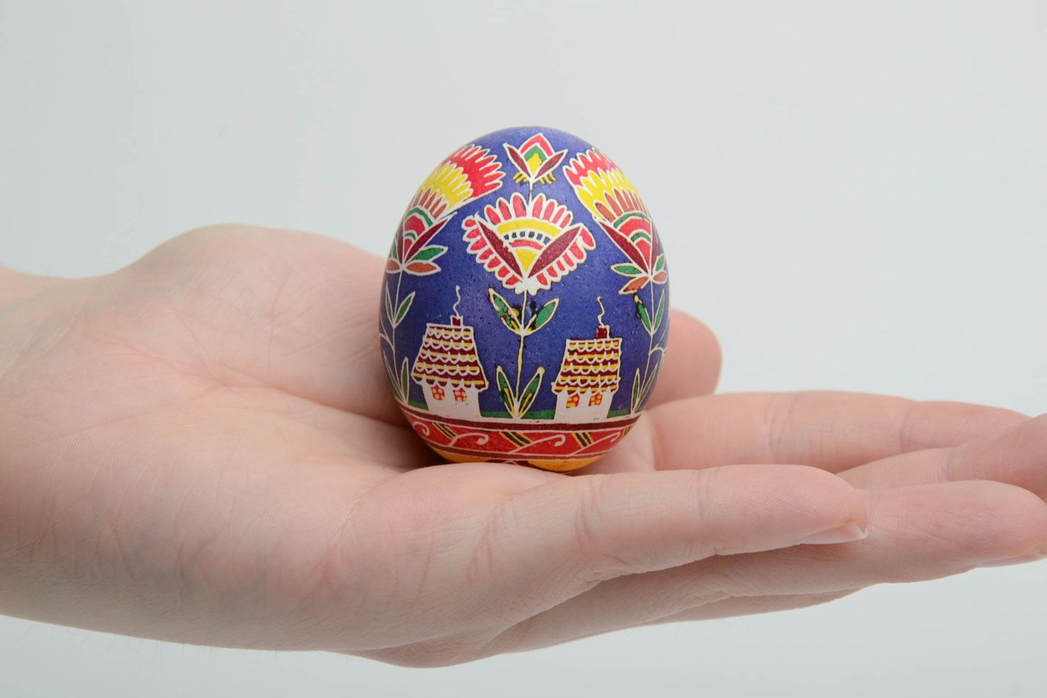 Handmade painted Easter egg photo 5