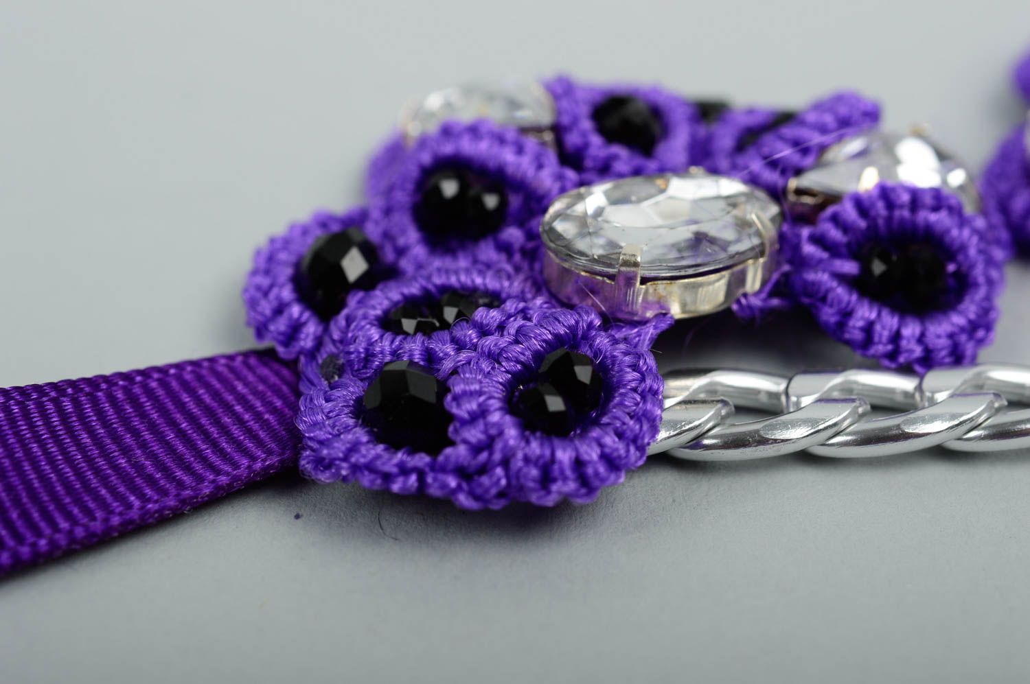 Collier textile Bijou fait main violet sur ruban Accessoire femme cadeau photo 4