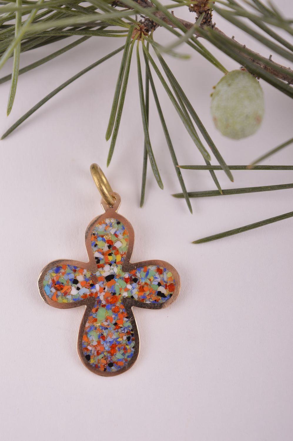 Крестик с камнями ручной работы подвеска на шею украшение из латуни крестик фото 1