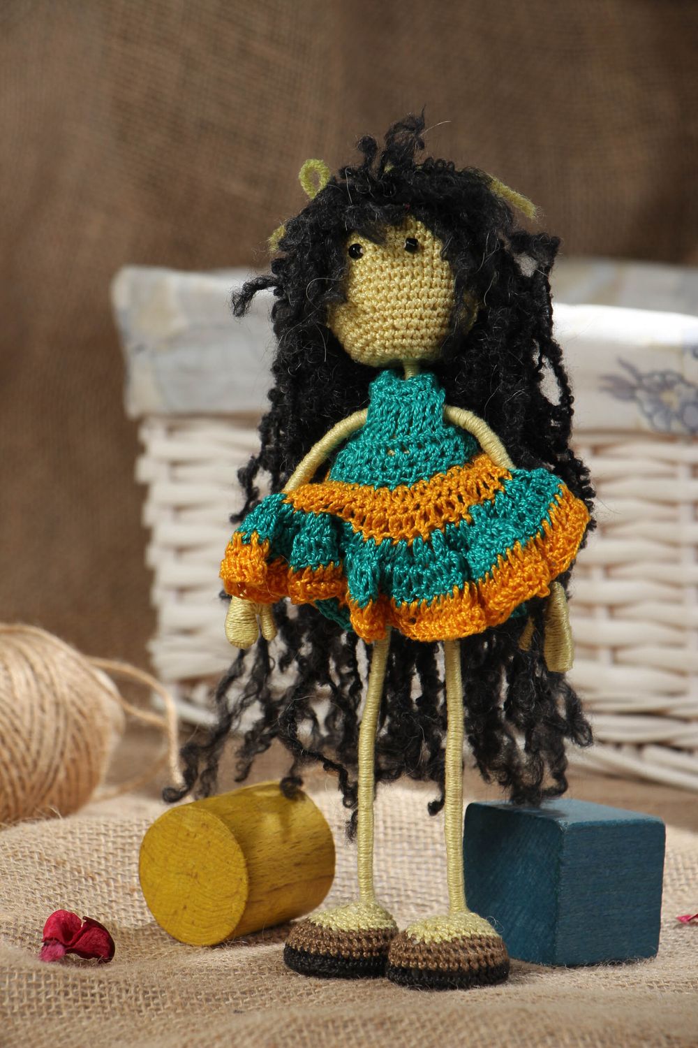 Bambola a maglia fatta a mano pupazzo morbido giocattolo da bambine a uncinetto
 foto 5