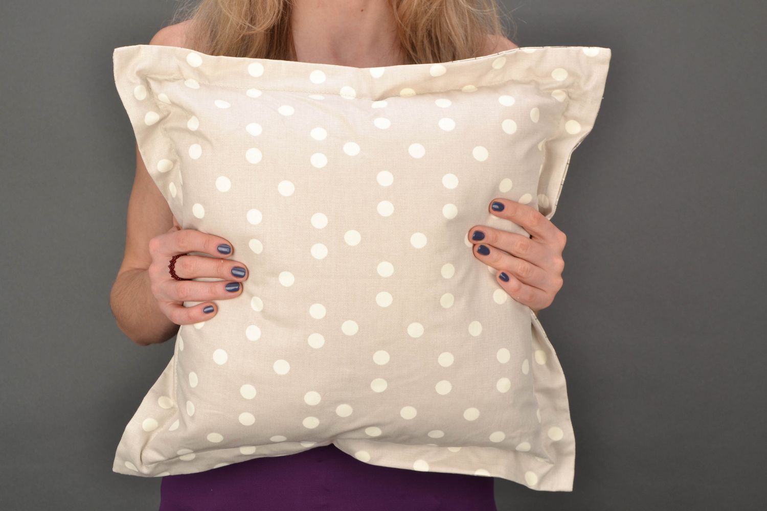 Small polka dot soft cushion photo 1
