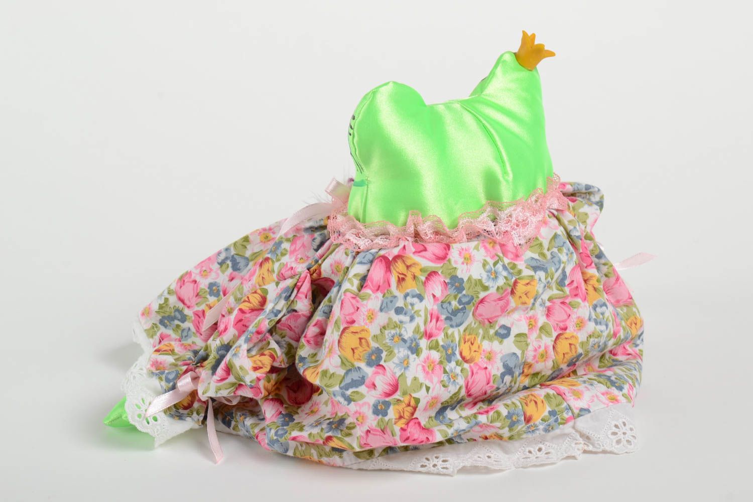 Игрушка лягушка мягкая в платье разноцветная небольшая оригинальная хэнд мейд фото 4