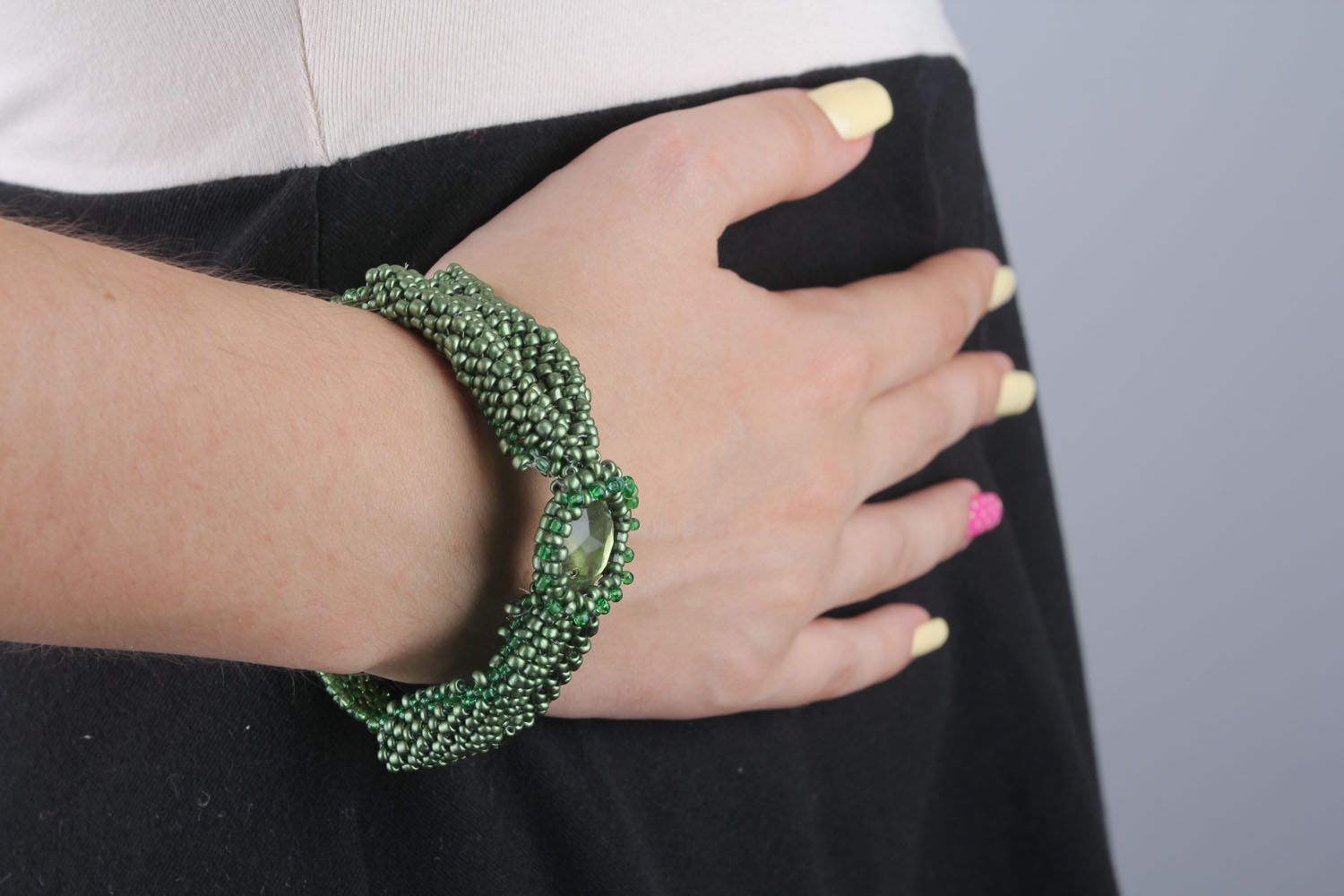 Bracelet vert en perles de rocaille Noeud de ruban photo 5