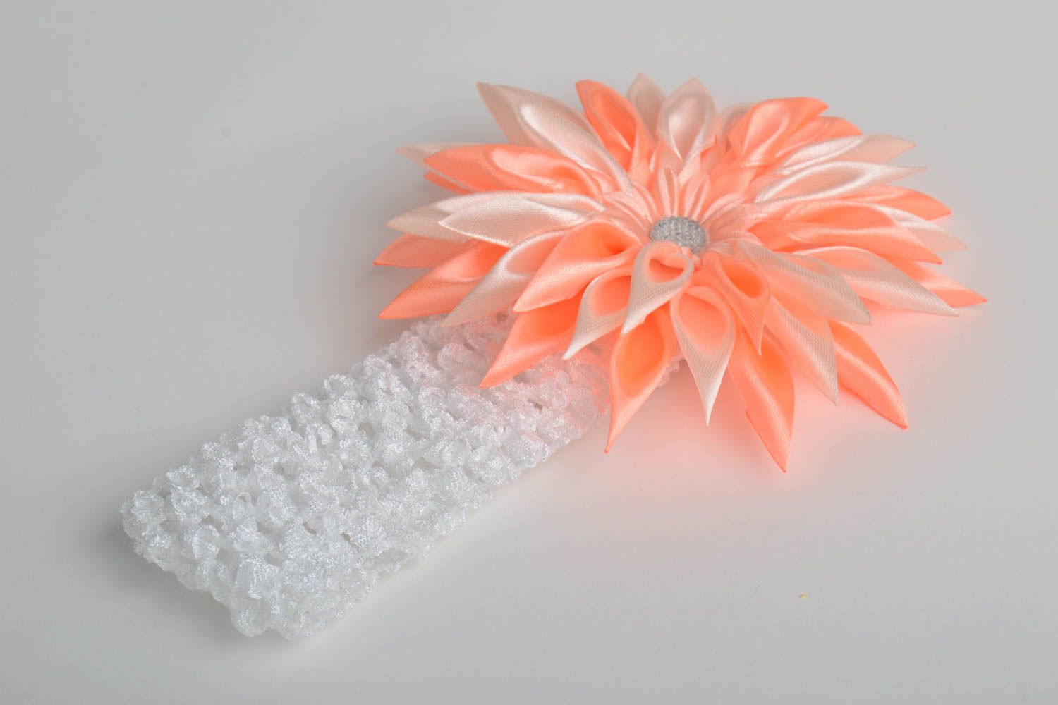 Handmade Kinder Haarband mit Blume in Kanzashi Technik zart rosa ajour foto 3