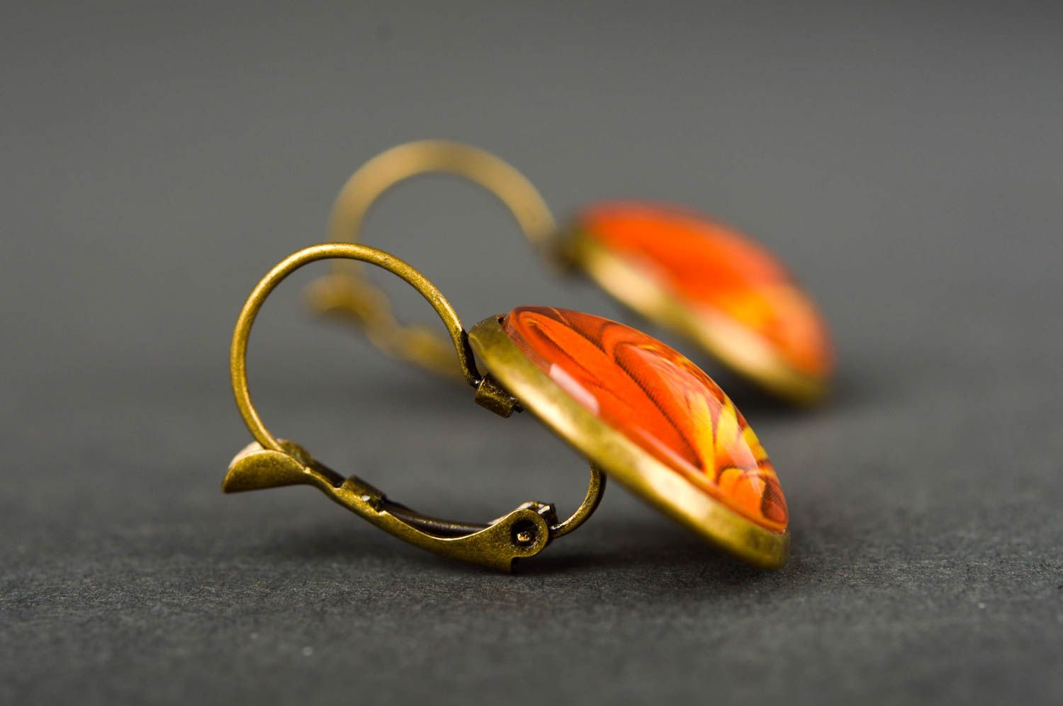 Круглые серьги ручной работы оранжевые серьги с кабошонами женские серьги фото 5