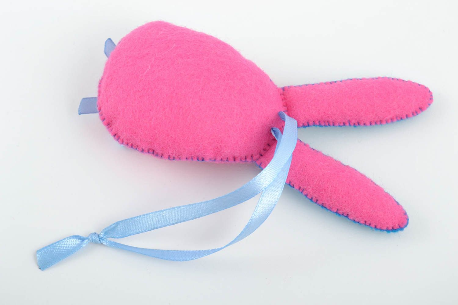 Игрушка с петелькой зайка розовый с голубыми ушками красивый маленький хэнд мейд фото 4